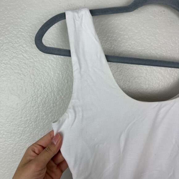 Re Ona White Signature Tank Crop L Stretchy Minimalist Contemporary Summer - Picture 3 of 11